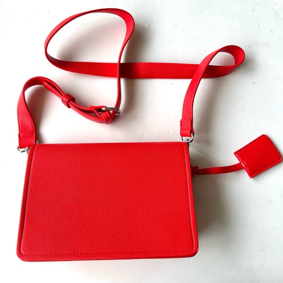 Forever 21 Handbags - NWOT red purse